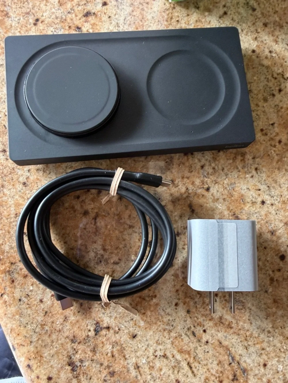 belkin BoostCharge Pro 2-in-1 Wireless Charging Pad